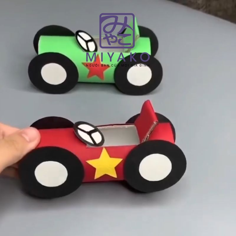 làm ô tô từ lõi giấy vệ sinh