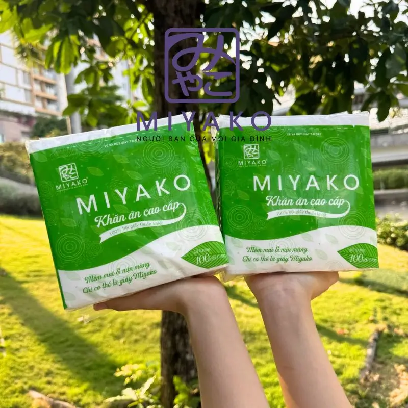 Mẹo gấp khăn ăn đơn giản cho bữa tiệc tại gia