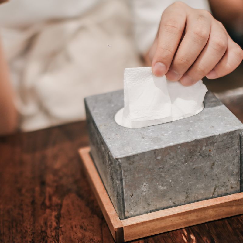 Giấy lau miệng giá rẻ là gì?