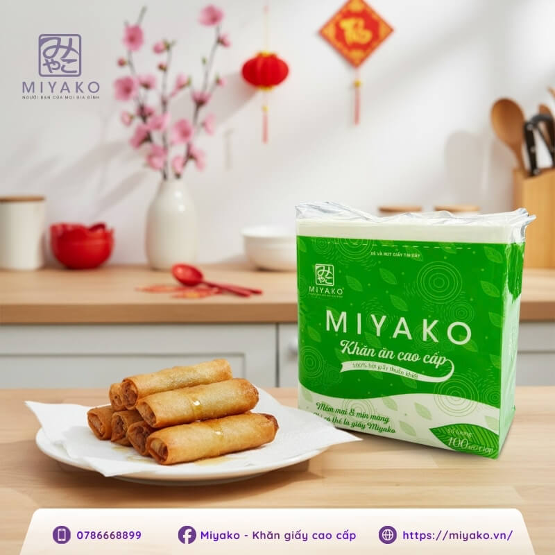 Việc lựa chọn khăn giấy chất lượng không chỉ giúp thấm dầu món chiên hiệu quả hơn mà còn mang lại sự yên tâm khi dùng trong những bữa ăn sum vầy ngày Tết